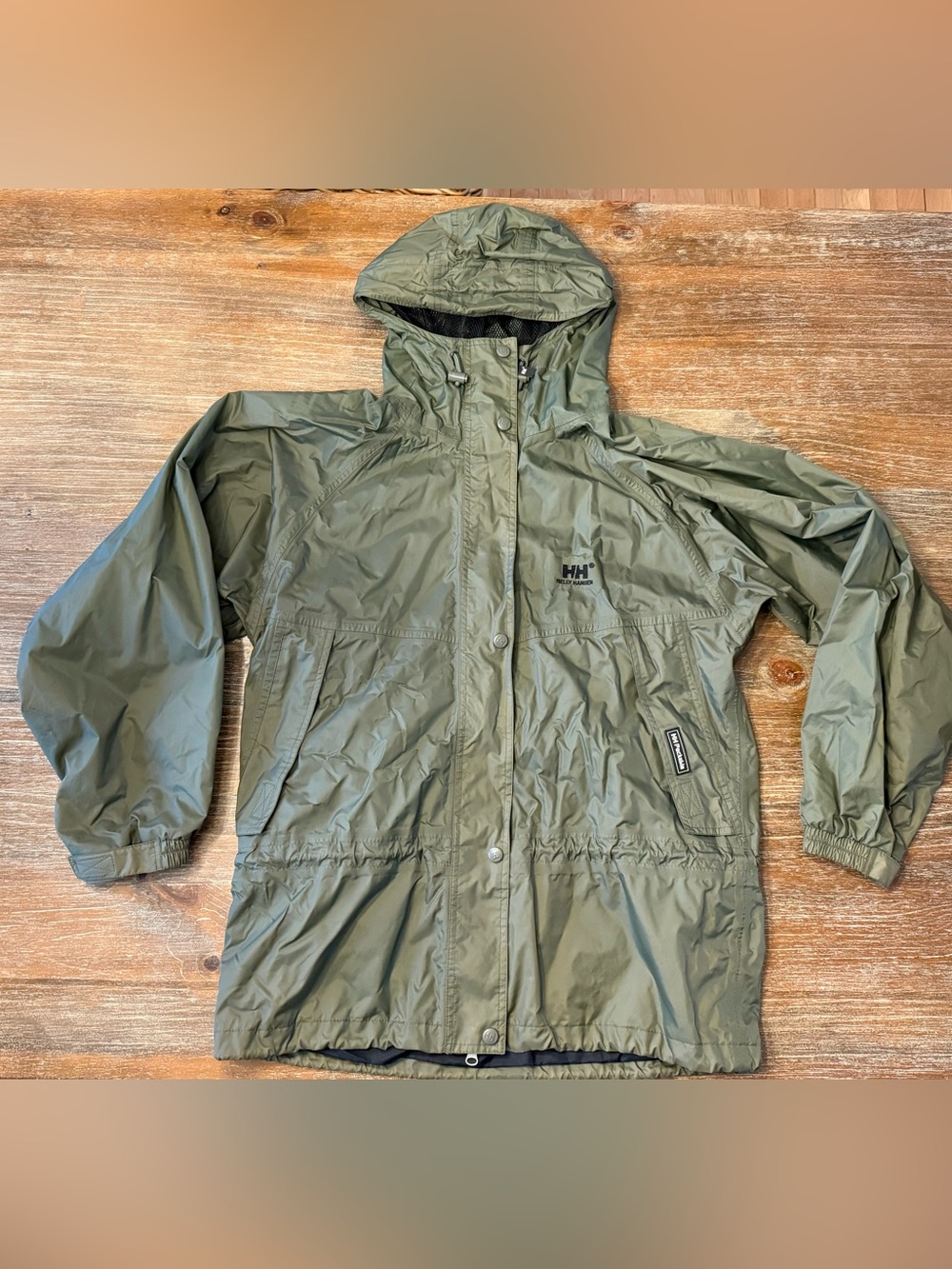 MENS HELLY HANSEN OLIVE GREEN LIGHTWEIGHT HOODED JACKET, MEDIUM